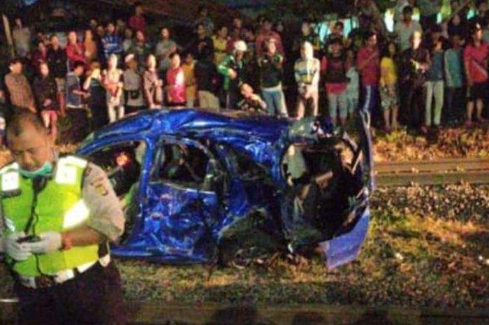 Kecelakaan Maut Perlintasan Cibitung - Bekasi KA Parahyangan vs Mobil, 7 Orang Tewas